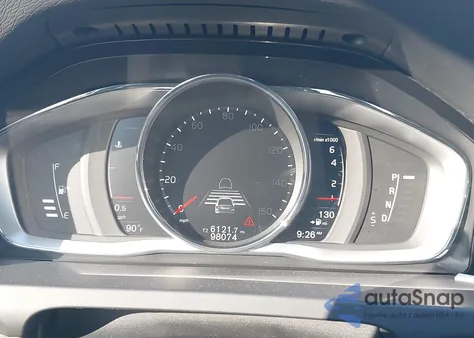 2017 Volvo S60 T5 Dynamic z USA, uszkodzony, nr VIN YV126MFL8H2425539